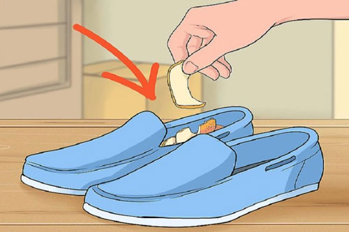 Mùi hôi giày sẽ biến mất chỉ bằng nguyên liệu rẻ bèo nhà nào cũng có, chẳng cần tốn công