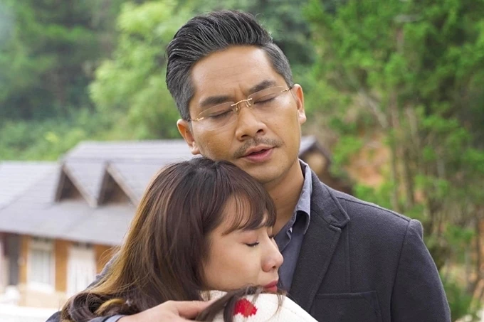 Minh Luân và bạn gái cũ Bích Trâm tái ngộ trong phim Lời nguyền lúc 0h. Bộ phim đang được phát sóng trên THVL1.