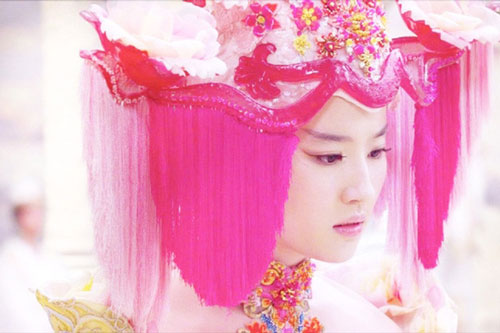 Khán giả té ngửa khi biết nguyên mẫu mũ cưới "khó hiểu" của Lưu Diệc Phi