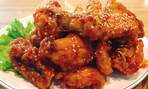 CLIP: Mách bạn công thức chế biến gà chiên giòn cay ngon 'quên lối về'