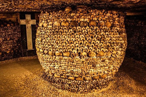 'Rùng rợn' trước khám phá về hầm mộ ma mị nhất thế giới ở Pháp với hơn 6 triệu bộ hài cốt