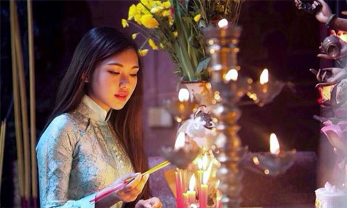 Đại kỵ khi đi lễ chùa cầu tài lộc, tình duyên, người Việt cần biết ngay để mà tránh