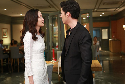 Gặp lại sau 3 năm ly hôn, chồng cũ cúi đầu sượng mặt khi thời thế thay đổi, địa vị trái ngược hoàn toàn