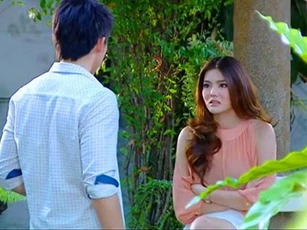 Bạn gái cũ đến hỏi vay tiền mà chồng tôi xua tay đuổi về, bất bình nên tôi muốn cho cô ấy mượn 30 triệu không ngờ lại bị anh mắng xối xả