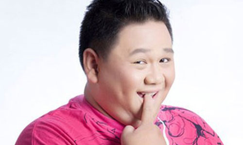 Khán giả "ném đá" và yêu cầu Minh Béo ngừng làm trò khi hóa thiên thần đòi giải cứu dịch bệnh