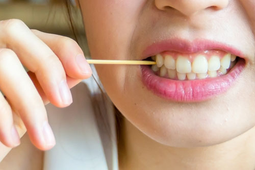 Xỉa răng sau khi ăn: Tưởng sạch hóa ra rất bẩn và còn có nguy cơ mắc HIV/AIDS