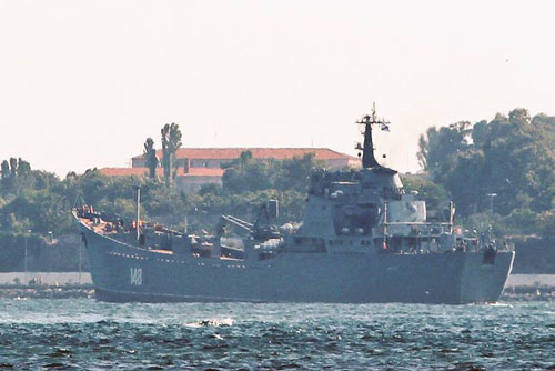 Tàu Nga chở đầy vũ khí tới Syria bất chấp lệnh ngừng bắn ở Idlib