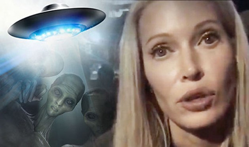Một phụ nữ tuyên bố bản thân là con lai người ngoài hành tinh