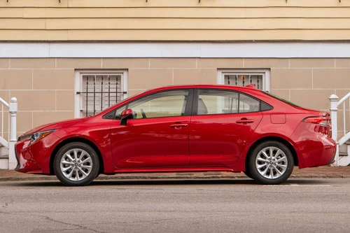 7. Toyota Corolla 2020 (giá khởi điểm: 19.600 USD).