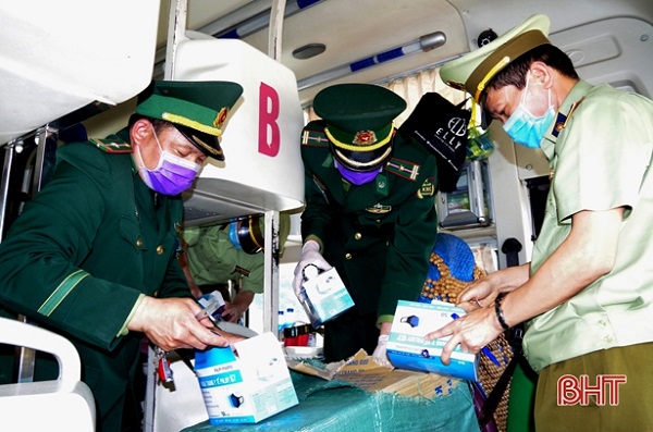 Hà Tĩnh: Cục QLTT mật phục, phát hiện vụ vận chuyển trái phép 30.000 khẩu trang sang Lào