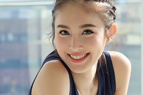 Vẻ đẹp không tỳ vết của nữ hoàng chuyển giới bị Hương Giang vượt mặt khiến dân tình xuýt xoa