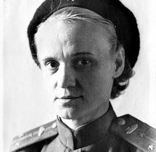 Evgenia Kostrikova - nữ đại đội trưởng xe tăng quả cảm