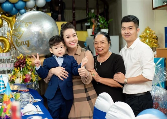 Ở tiệc sinh nhật của con trai, Nhật Kim Anh cũng hội ngộ chồng cũ nhưng mâu thuẫn của cả hai thì chưa thể hóa giải.