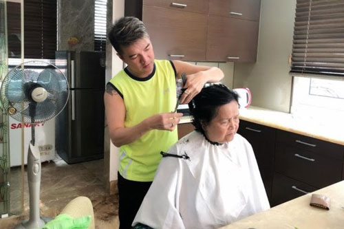 Đàm Vĩnh Hưng ngầm chia sẻ về mối quan hệ hiện tại với mẹ ruột bằng hành động này