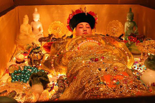 Kho báu dưới lòng Tử Cấm Thành có thể mua toàn châu Âu