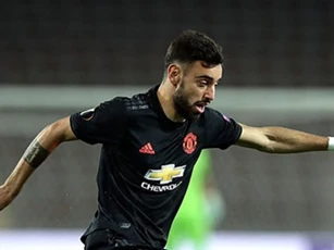 Huyền thoại M.U xếp Bruno Fernandes ngang hàng De Bruyne