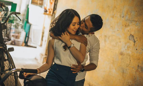 5 chi tiết cực nhỏ trong cách nhắn tin tiết lộ đàn ông yêu bạn hơn cả mạng sống