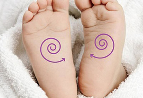 S&#x1EDF; h&#x1EEF;u d&#x1EA5;u hi&#x1EC7;u n&#xE0;y &#x1EDF; b&#xE0;n ch&#xE2;n, em b&#xE9; nh&#xE0; b&#x1EA1;n &quot;t&#x1B0;&#x1EDB;ng s&#x1ED1; tr&#x1EDD;i ban&quot; c&#xF3; m&#x1EC7;nh t&#xE0;i ph&#xFA;, l&#x1EDB;n l&#xEA;n gi&#xE0;u sang