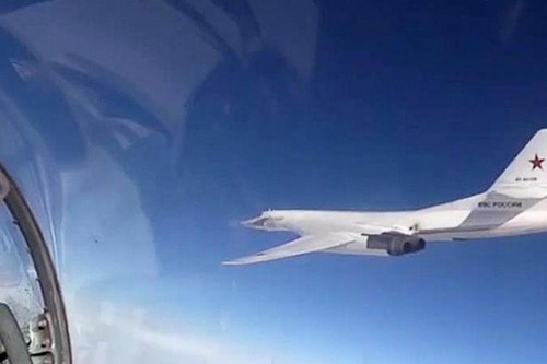 Tu-160 Nga bất ngờ tiếp cận biên giới NATO từ phía sau