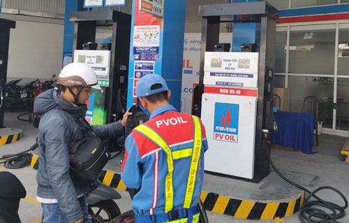 Giá xăng trong nước sắp điều chỉnh mạnh, có thể về mức 15.000 đồng/lít