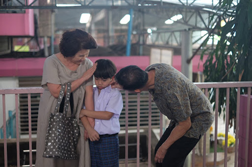 Ly hôn 2 năm, mẹ chồng bị tai biến vẫn vào chăm, hôm ra viện bà cho tôi sổ tiết kiệm 3 tỷ