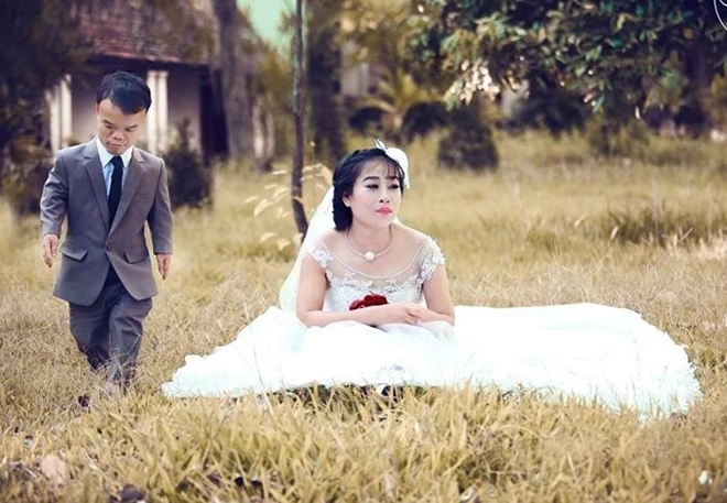 Ảnh cưới của cặp đôi gây xôn xao trên các trang mạng xã hội (nguồn: internet).