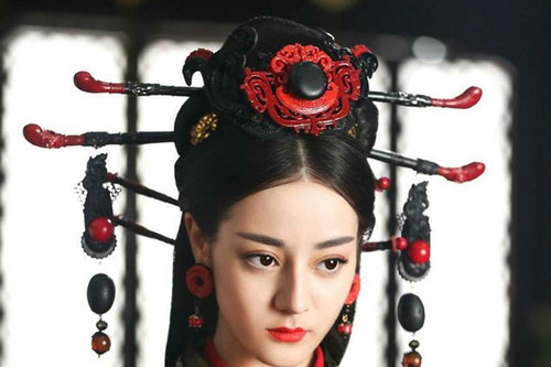 Hoàng Quý phi đầu tiên trong lịch sử Trung Hoa: Từ nhũ mẫu hơn vua 19 tuổi đến phi tần độc ác giết hại hoàng nhi nhưng vẫn đắc sủng