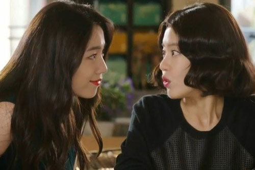 Em chồng đành hanh đánh ghen hộ chị dâu chỉ bằng một tin nhắn khiến "tiểu tam" chạy mất dép