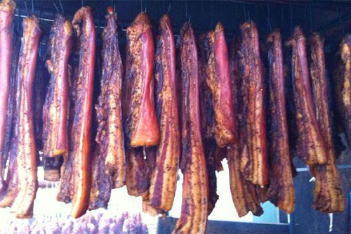 Sự thật về thịt xông khói, lạp xưởng gây ung thư và cách ăn không gây hại sức khỏe