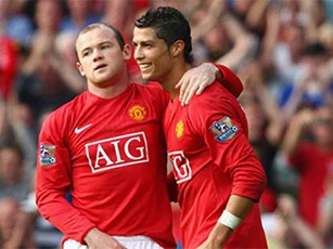Rooney bật mí bí kíp giúp Ronaldo tăng cân trở thành 'lực sỹ'