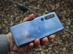 Trên tay Xiaomi Mi 10 5G tại Việt Nam