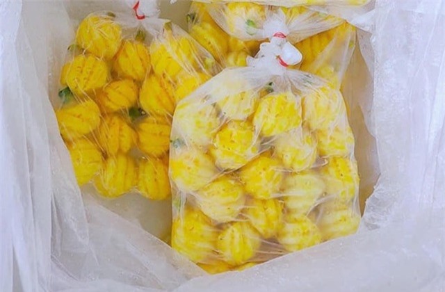 TPHCM: Dân sành ăn đổ xô mua dứa mini Thái giá cao - 3