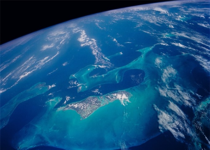 Vì sao đại dương có màu xanh và những sự thật thú vị mà bạn nên biết