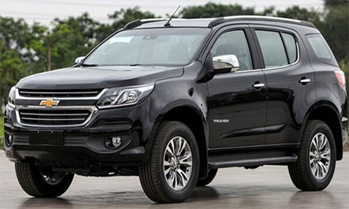 Chevrolet Trailblazer giảm giá gần 400 triệu, đe Hyundai Santa Fe, Ford Everest