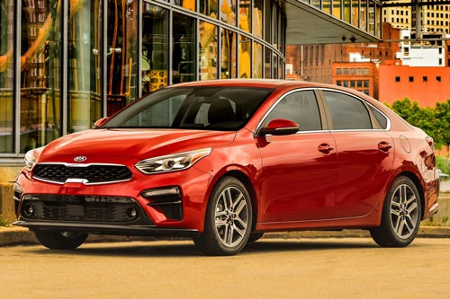 10. Kia Forte (doanh số: 8.513 chiếc).