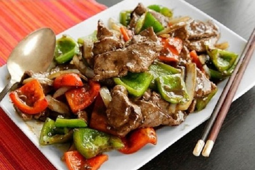 Xào thịt bò bằng dầu nóng hay dầu lạnh giúp thịt bò bớt dai, ăn mềm ai cũng thích?