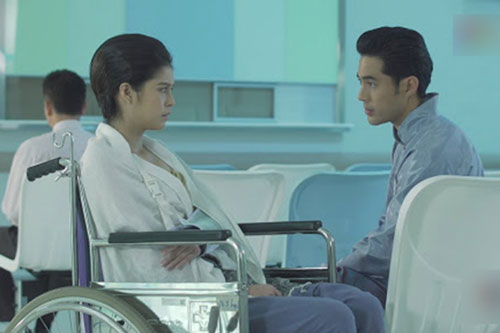 Vợ vừa bị tai nạn phải ngồi xe lăn, chồng đã đề nghị ly hôn: Đời này, tôi không muốn sống với người liệt