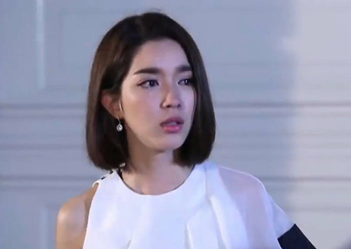 Bước chân ra khỏi nhà nghỉ, thấy chồng con đứng bên kia đường, vợ đau đớn xin chồng một cơ hội nhưng càng sốc hơn với thái độ của anh