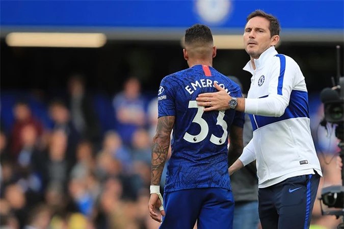 Lampard không hài lòng với vị trí hậu vệ trái của Chelsea