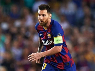 "Messi trông có vẻ tầm thường, không đủ sức vóc để chơi bóng"