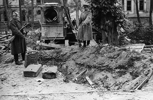 Vì sao Hồng quân Liên Xô không bắt sống được trùm phát xít Hitler?