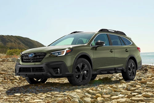 6. Subaru Outback (doanh số: 12.665 chiếc).