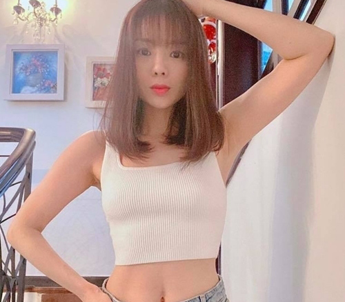 L&#x1EC7; Quy&#xEA;n s&#x1EDF; h&#x1EEF;u v&#xF2;ng eo 58 cm &#x1EDF; tu&#x1ED5;i 39