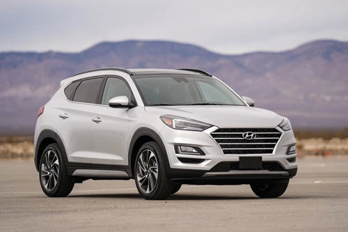 9. Hyundai Tucson (doanh số: 9.594 chiếc).
