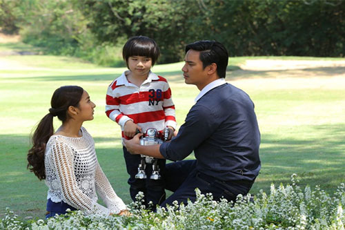 Bỏ con đi lấy chồng mới, ngày ăn hỏi, con trai 7 tuổi nói một câu "ngớ người" khiến mẹ trẻ tỉnh ngộ, nhất quyết đòi ly hôn