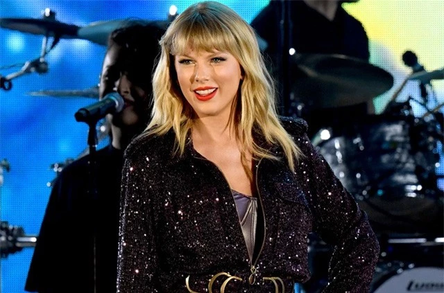Taylor Swift kêu gọi fan tự cách ly trước đại dịch COVID-19 - Ảnh 1.