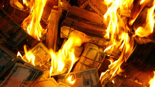 Đốt vàng mã sai cách vô tình “mắc tội”