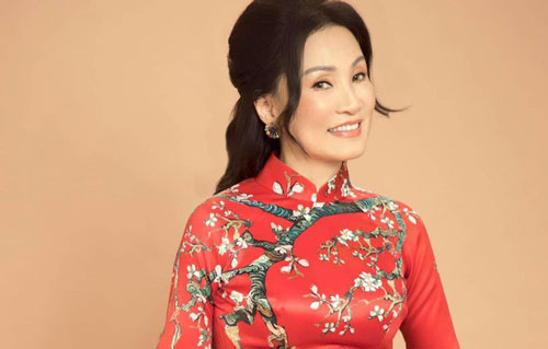 Cuộc sống của Hồng Đào khi bị cách ly tại Mỹ: “Chỉ gọi điện và thả thức ăn”