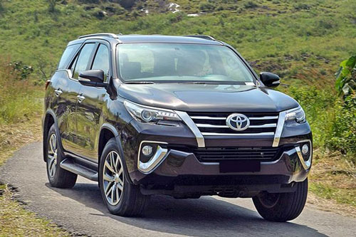 SUV 7 chỗ bán chạy nhất tháng 2/2020: Toyota Fortuner đầu bảng