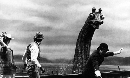 Bí ẩn quái vật hồ Loch Ness từng tấn công tàu Đức?